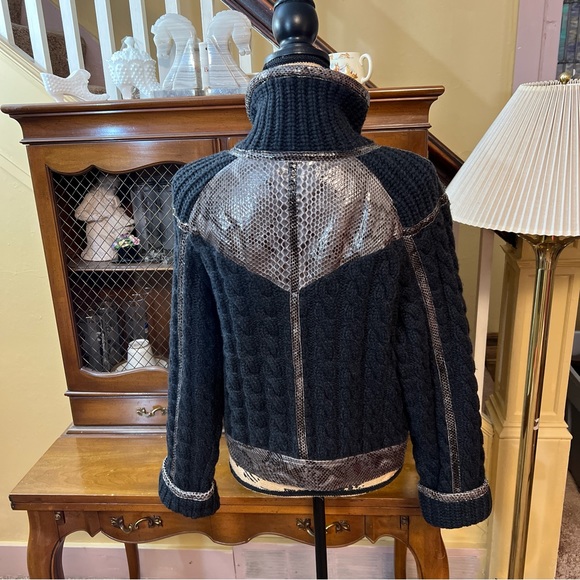 Oscar De La Renta Fall 07 Cashmere and German Python Cable Knit Sweater. Mint. - Picture 2 of 14